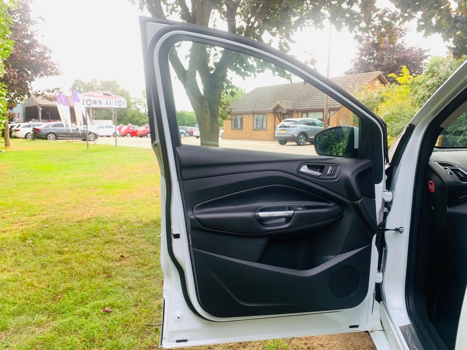 Used Ford Kuga 2016 for sale - 76994905: Photo 32