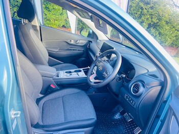 2020 (70) - 64kWh Premium Auto 5dr (7kW Charger)