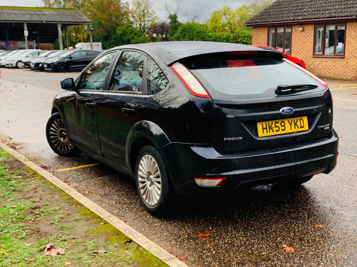 Used Ford Focus 2010 for sale - 76953399: Photo 2