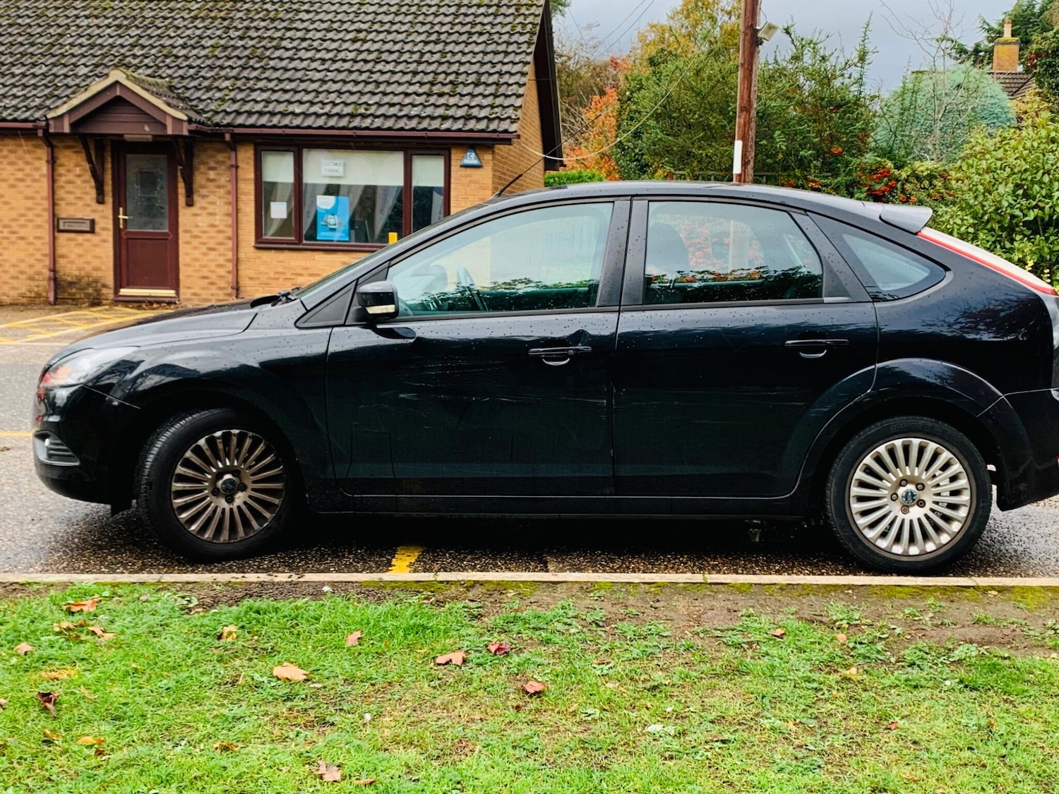 Used Ford Focus 2010 for sale - 76953399: Photo 3