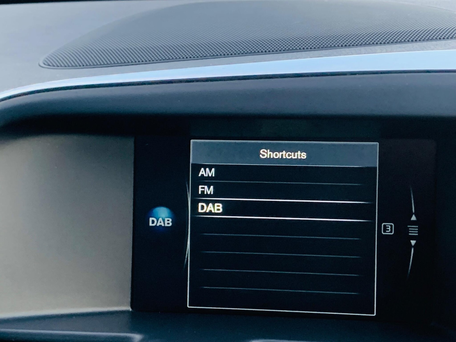 Used Volvo XC60 2015 for sale - 77387726: Photo 16