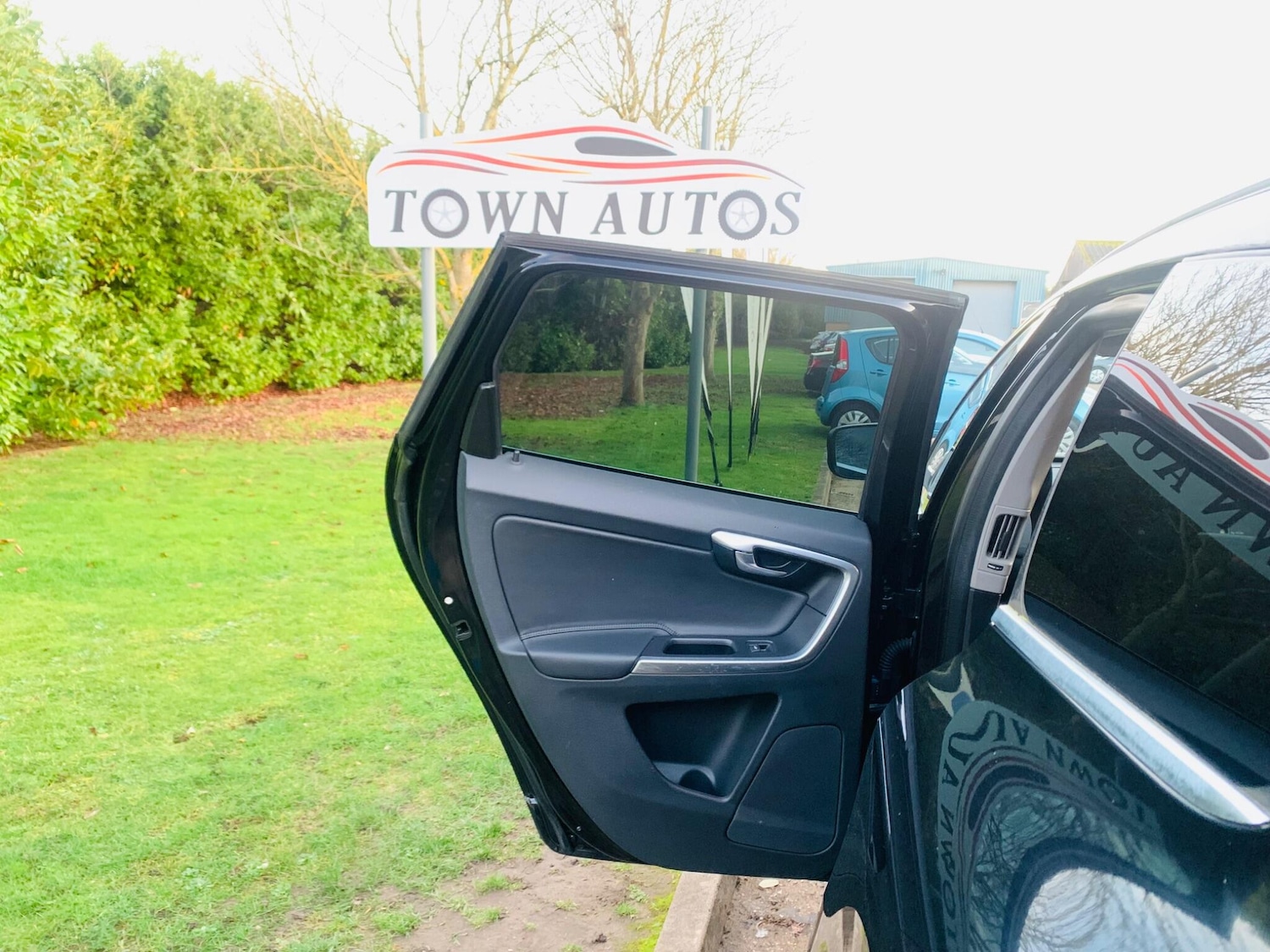 Used Volvo XC60 2015 for sale - 77387726: Photo 28