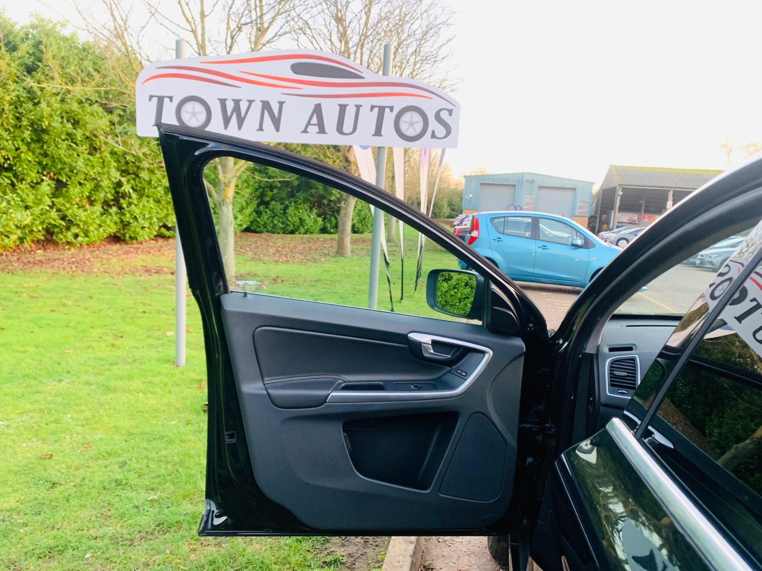 Used Volvo XC60 2015 for sale - 77387726: Photo 30