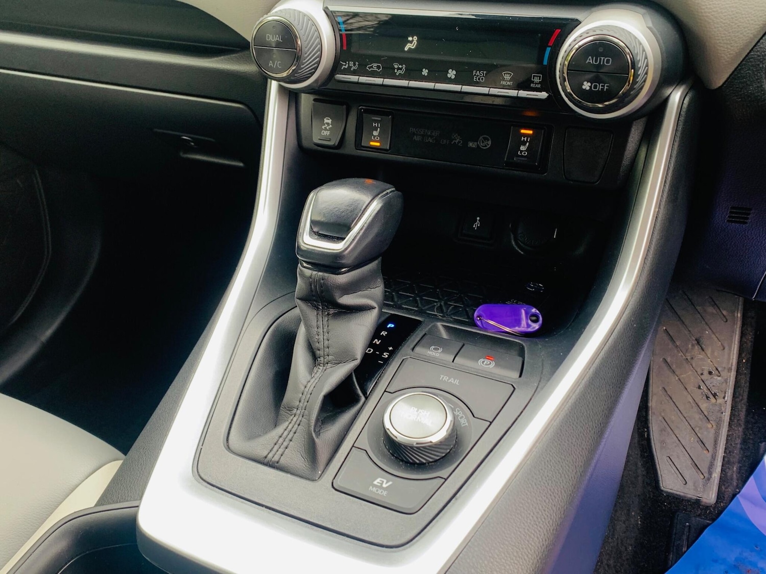 Used Toyota RAV4 2020 for sale - 77156048: Photo 24