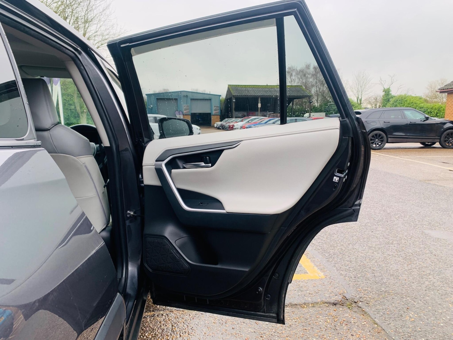 Used Toyota RAV4 2020 for sale - 77156048: Photo 32