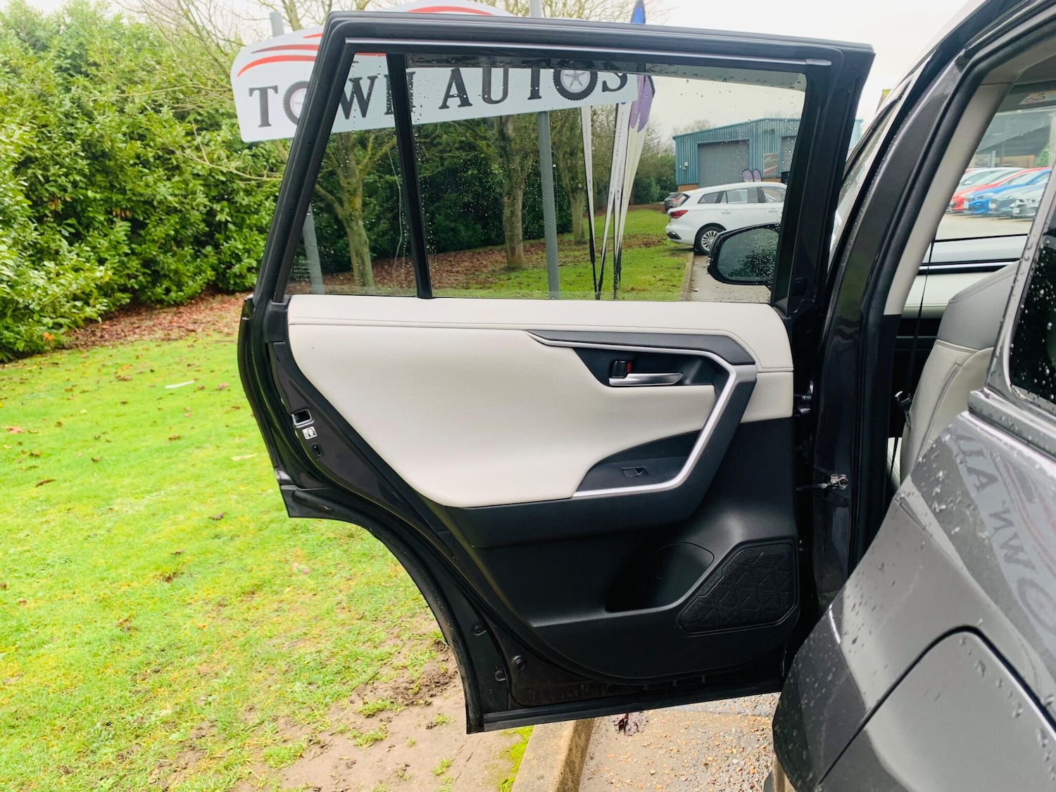 Used Toyota RAV4 2020 for sale - 77156048: Photo 40