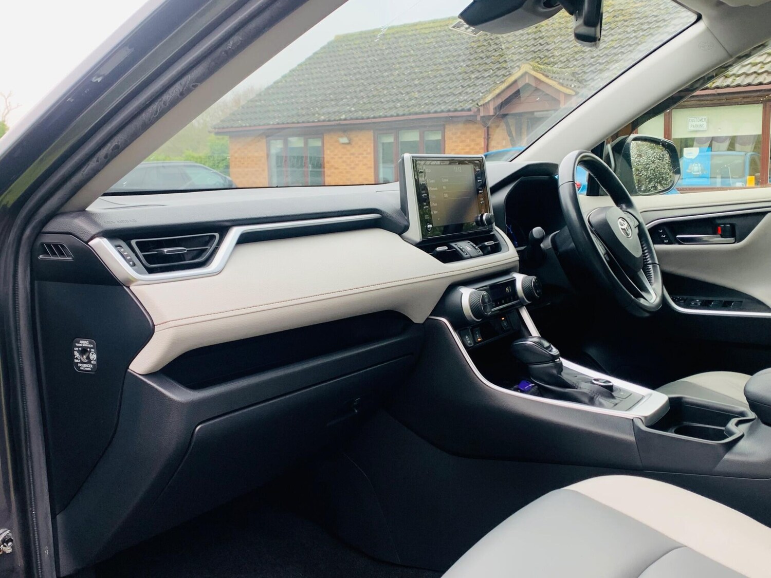 Used Toyota RAV4 2020 for sale - 77156048: Photo 44