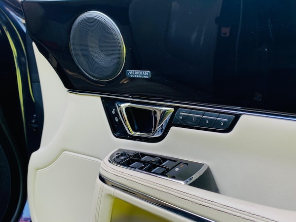 Used Jaguar XJ 2014 for sale - 75781303: Photo 32