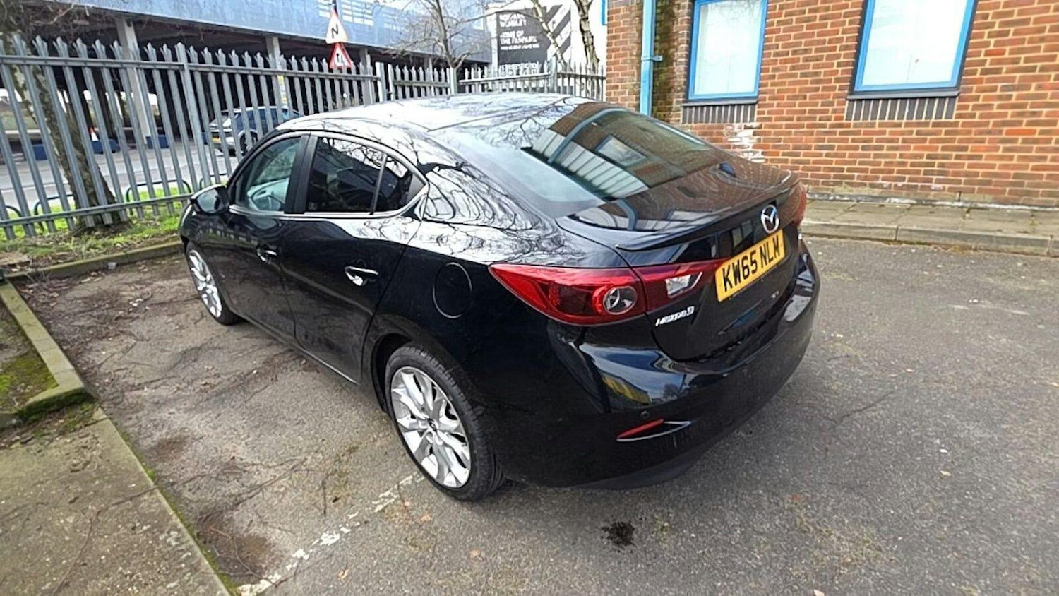 Used Mazda Mazda3 2016 for sale - 78034563: Photo 2