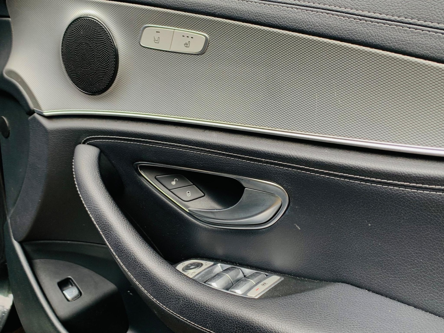 Used Mercedes-Benz E-Class 2017 for sale - 76042264: Photo 8