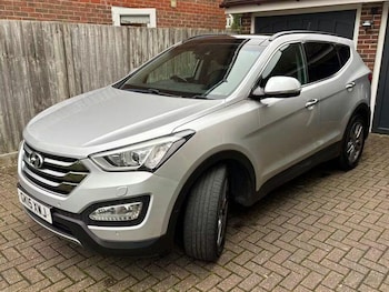 Used Hyundai Santa Fe 2015 for sale - 78115175: Photo