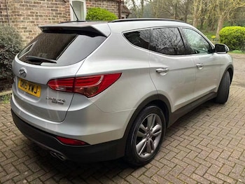 Used Hyundai Santa Fe 2015 for sale - 78115175: Photo