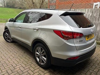 Used Hyundai Santa Fe 2015 for sale - 78115175: Photo