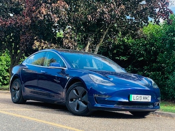 2019 (19) - Standard Plus 4dr Auto