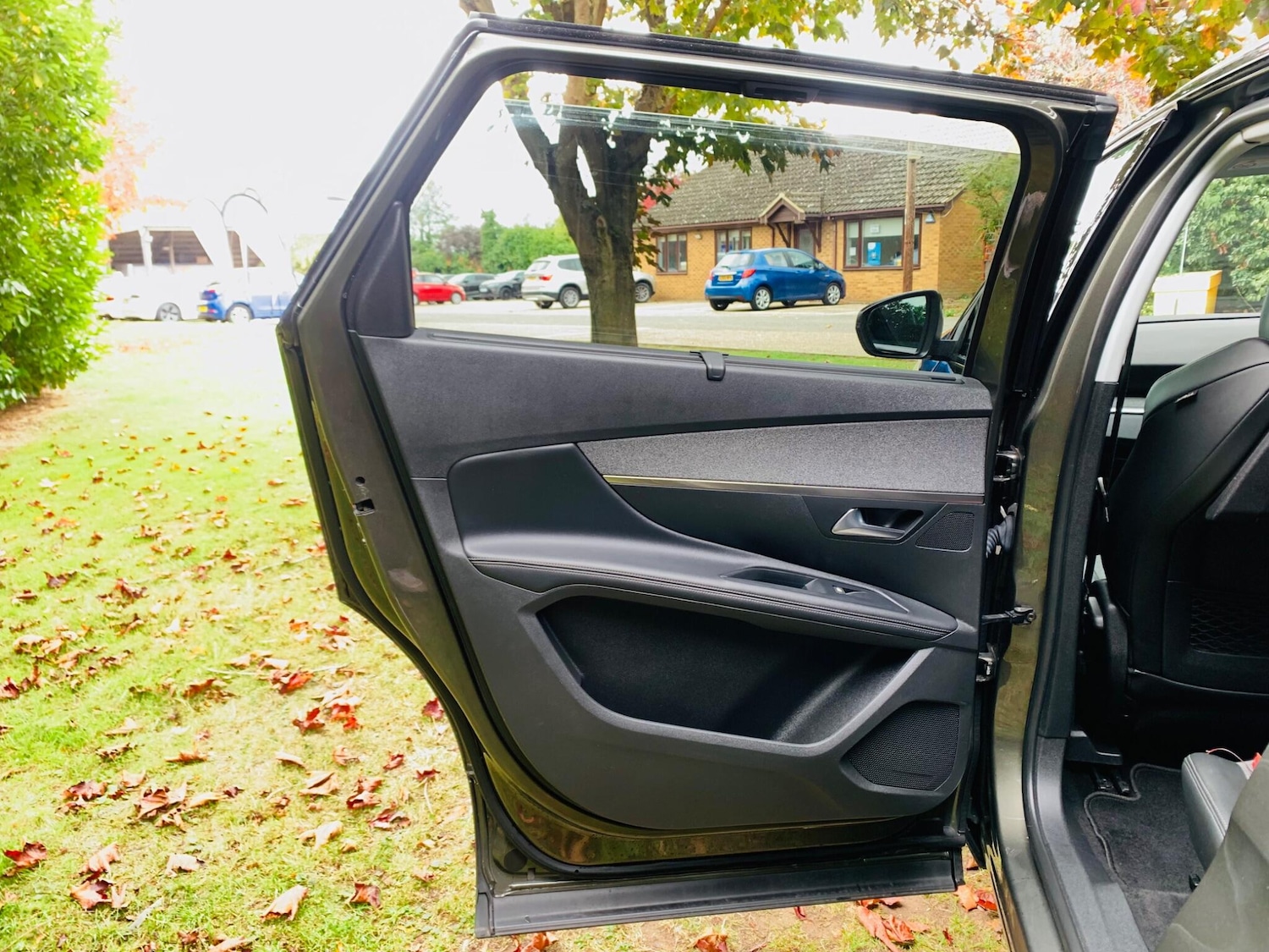 Used Peugeot 5008 2019 for sale - 76991938: Photo 44