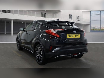 Used Toyota C-HR 2017 for sale - 77705402: Photo