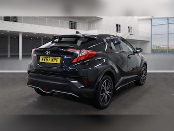 Used Toyota C-HR 2017 for sale - 77705402: Photo