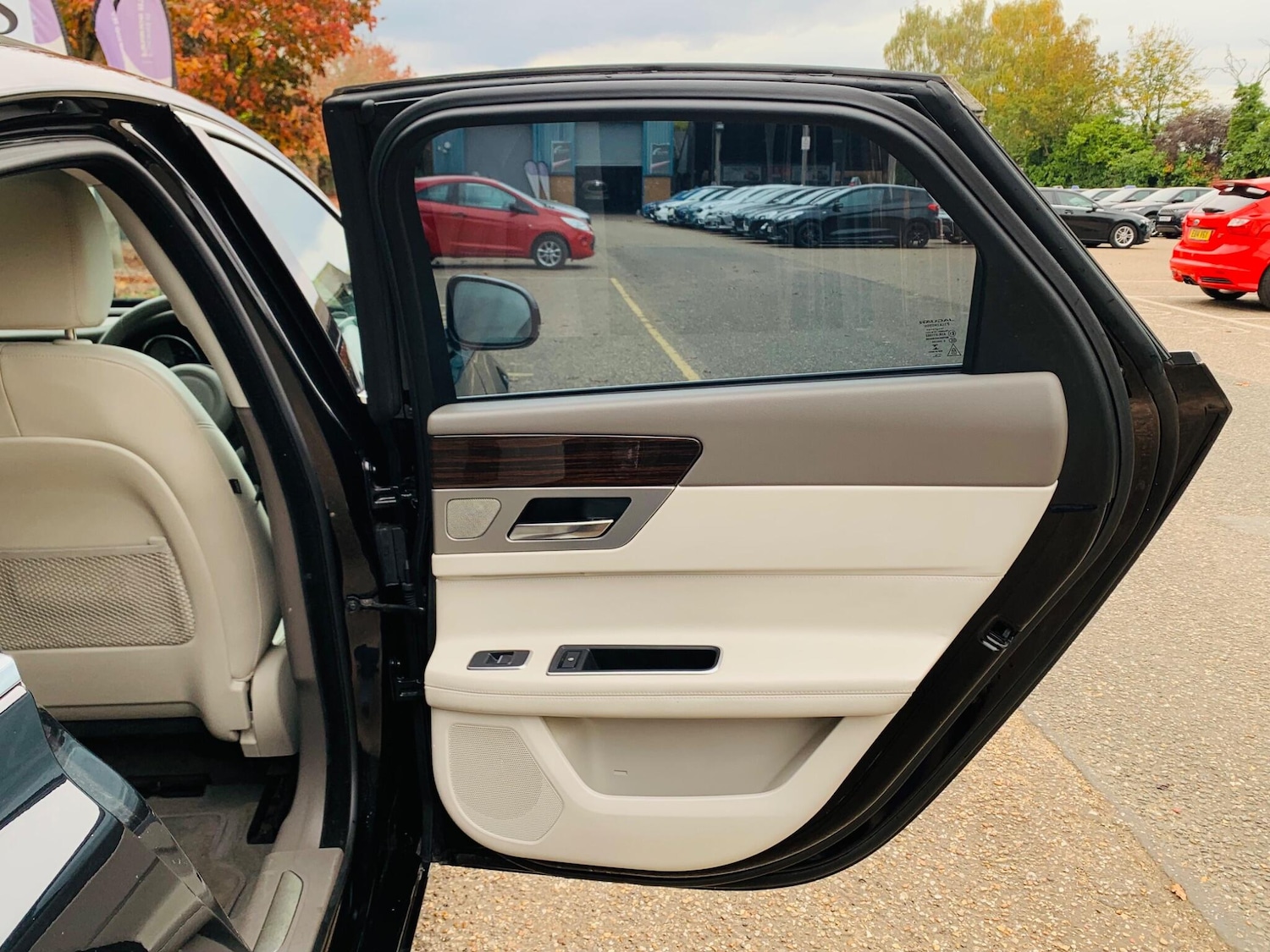 Used Jaguar XF 2015 for sale - 77163395: Photo 32