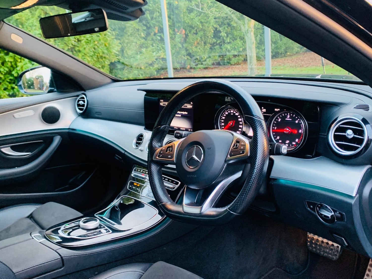 Used Mercedes-Benz E Class 2017 for sale - 76855960: Photo 11