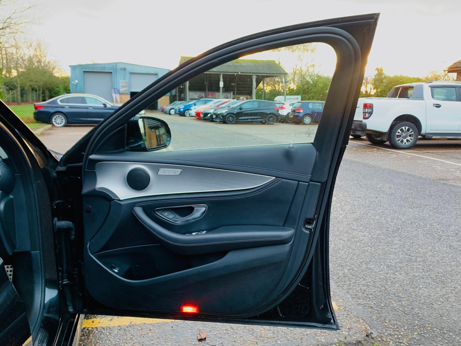 Used Mercedes-Benz E Class 2017 for sale - 76855960: Photo 9