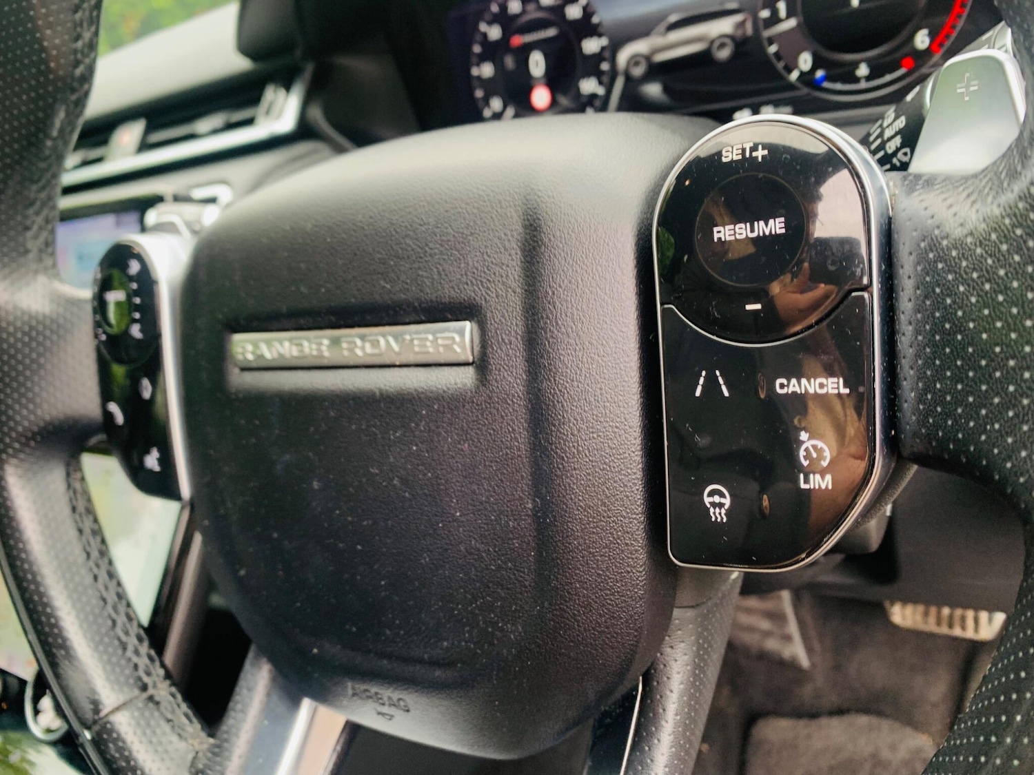 Used Land Rover Range Rover Velar 2018 for sale - 76994672: Photo 18