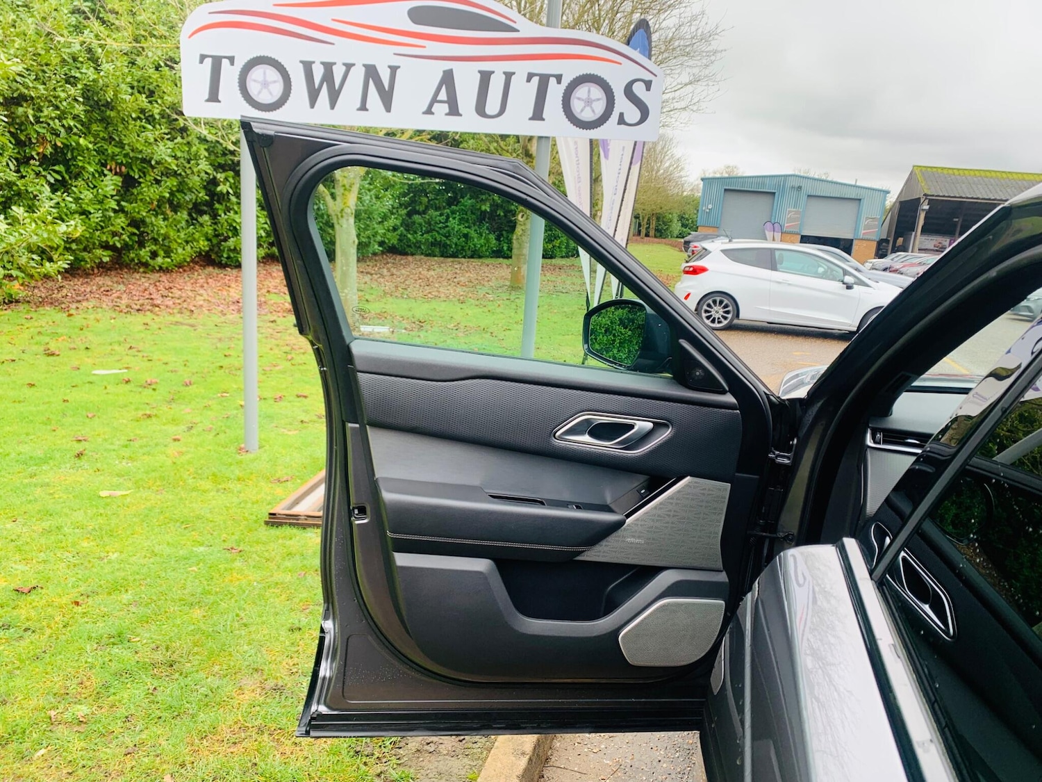 Used Land Rover Range Rover Velar 2018 for sale - 76994672: Photo 47