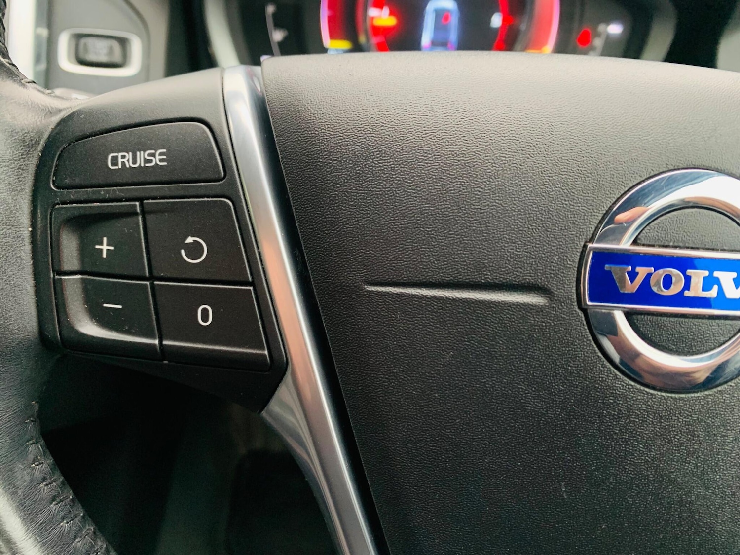 Used Volvo XC60 2015 for sale - 77266920: Photo 16