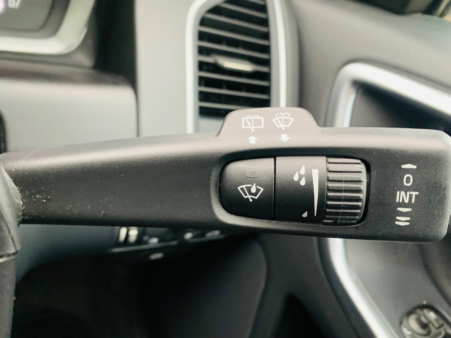 Used Volvo XC60 2015 for sale - 77266920: Photo 19