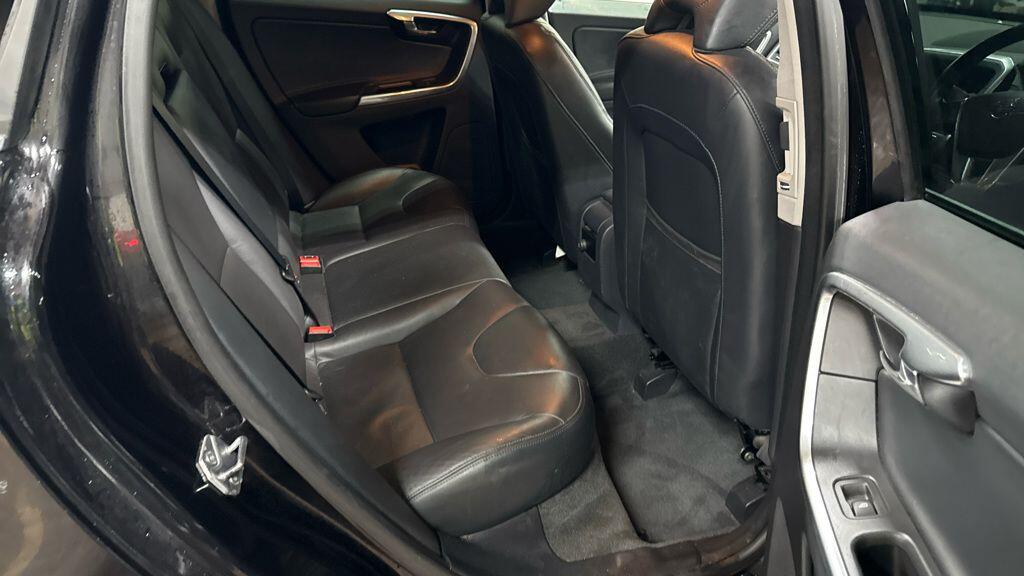 Used Volvo XC60 2015 for sale - 77266920: Photo 8