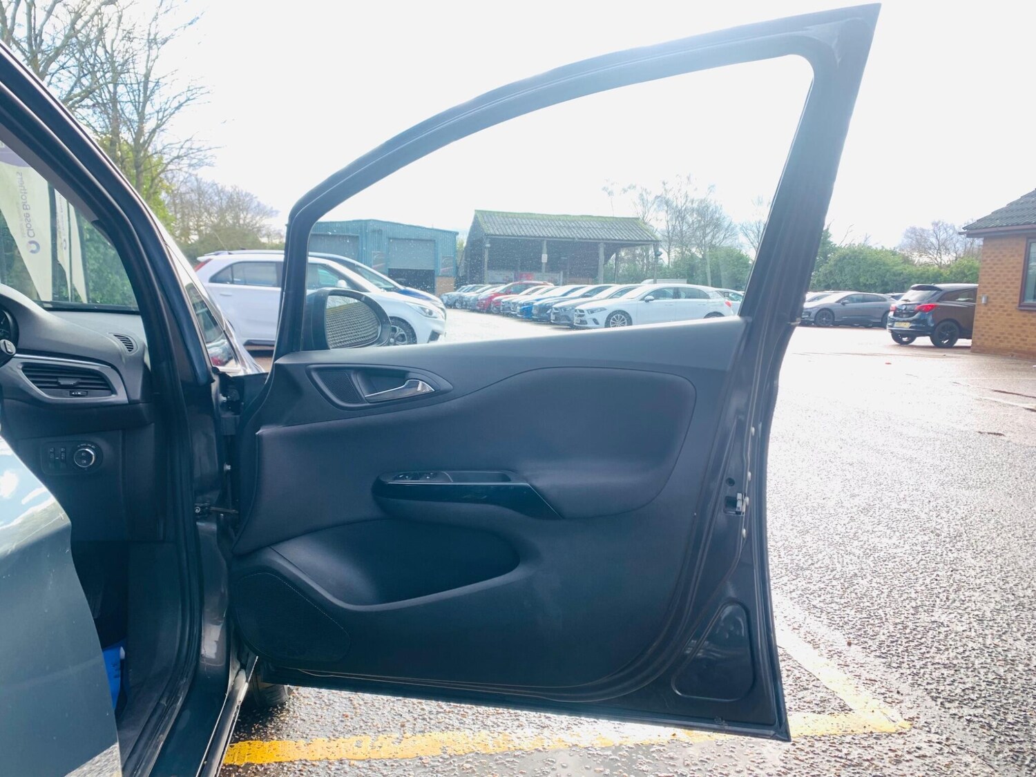 Used Vauxhall Corsa 2015 for sale - 77549798: Photo 4