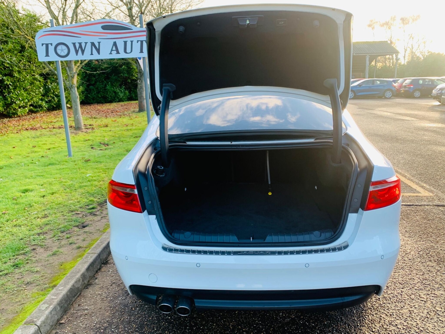 Used Jaguar XF 2016 for sale - 77163486: Photo 40