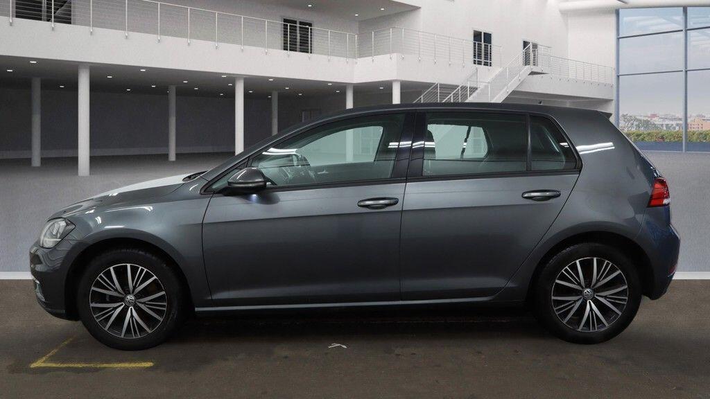 Used Volkswagen Golf 2017 for sale - 77559093: Photo 6