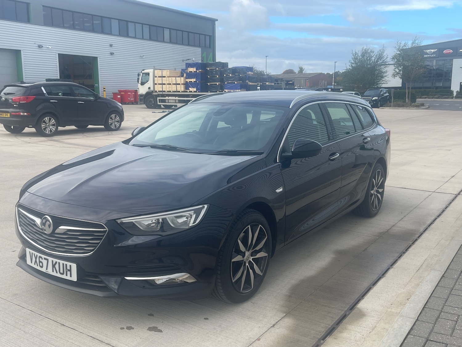 Used Vauxhall Insignia 2017 for sale - 76352975: Photo 4
