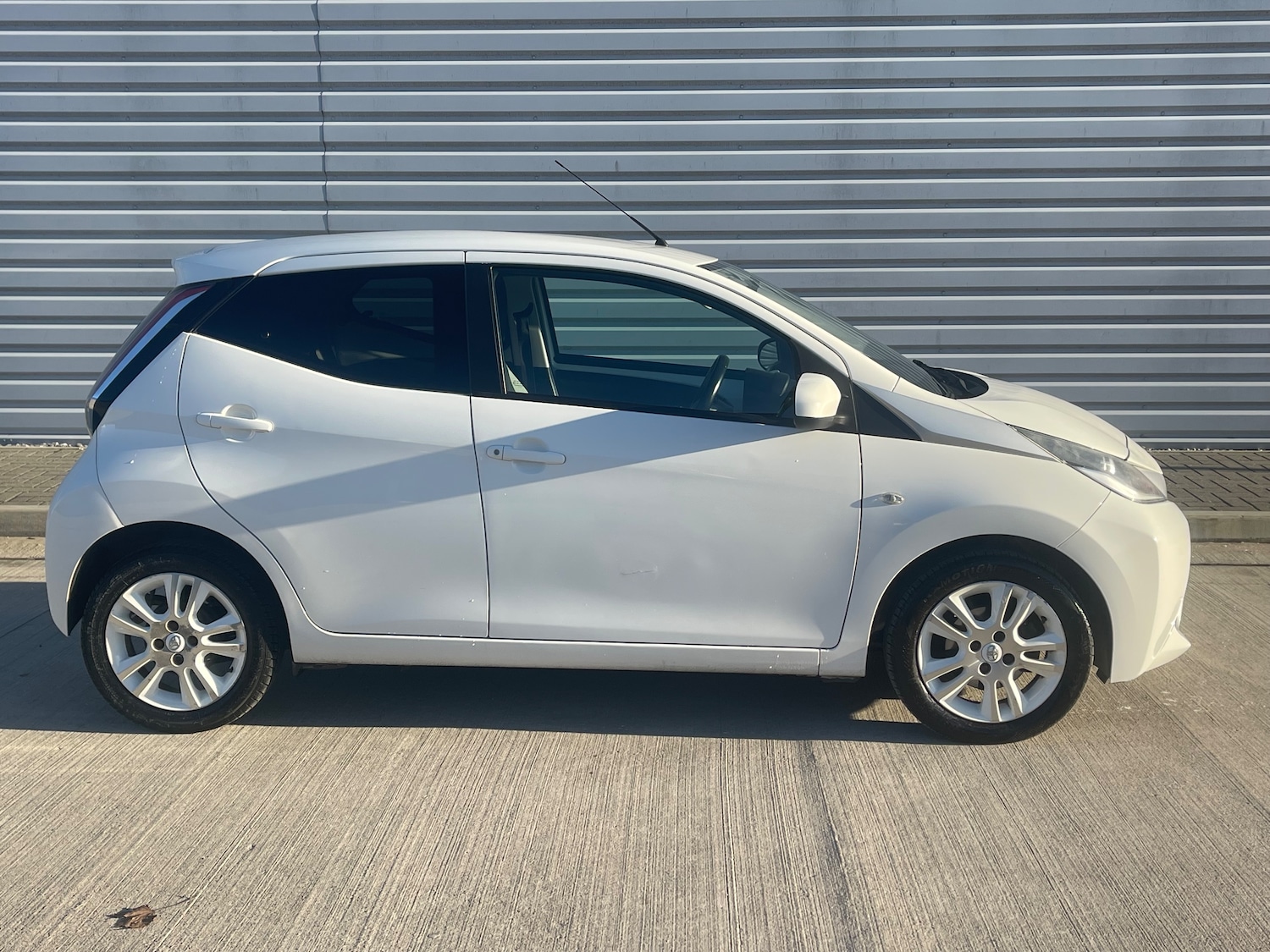 Used Toyota AYGO 2016 for sale - 77072125: Photo 3