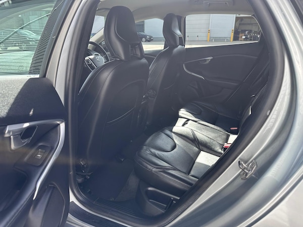 Used Volvo V40 2017 for sale - 75504678: Photo 18