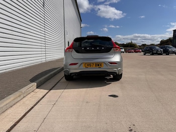 Used Volvo V40 2017 for sale - 75504678: Photo