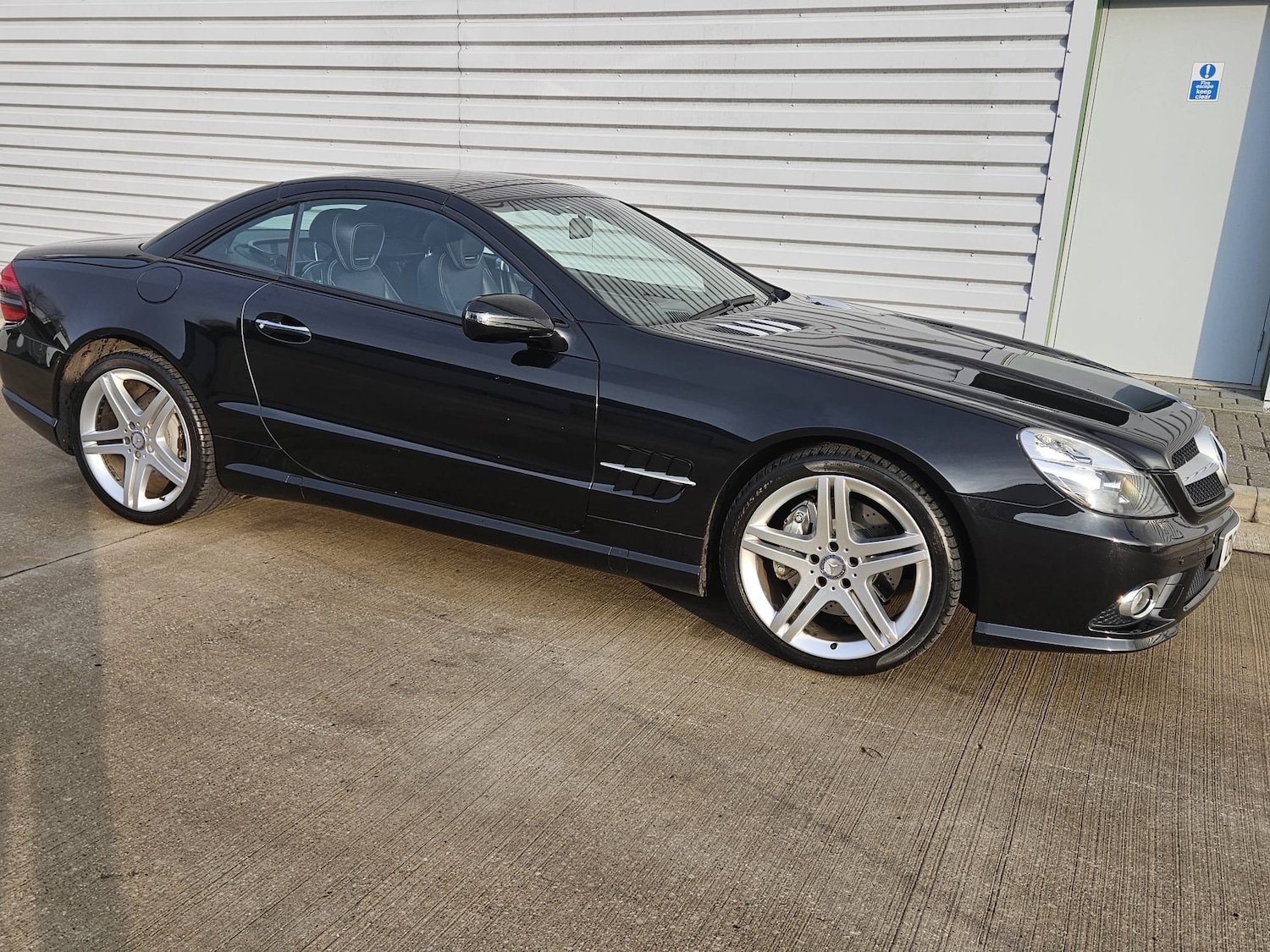Used Mercedes-Benz SL 2010 for sale - 77026689: Photo 2