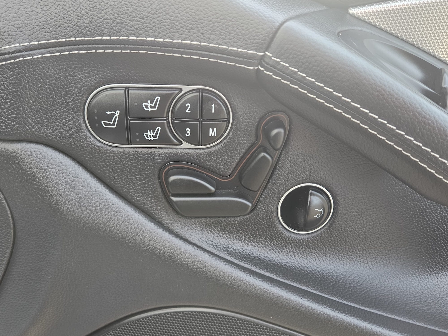 Used Mercedes-Benz SL 2010 for sale - 77026689: Photo 22