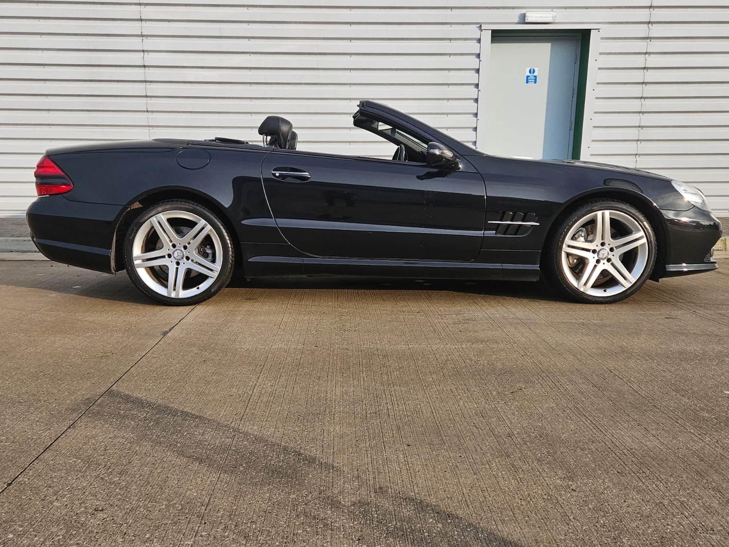 Used Mercedes-Benz SL 2010 for sale - 77026689: Photo 3