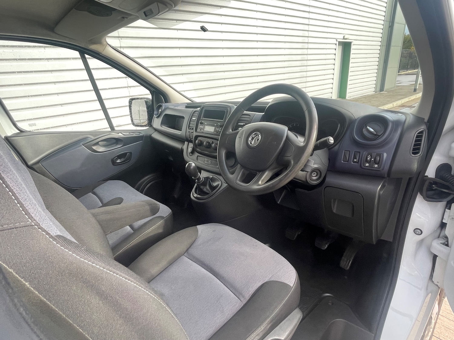Used Vauxhall Vivaro 2017 for sale - 76368998: Photo 11