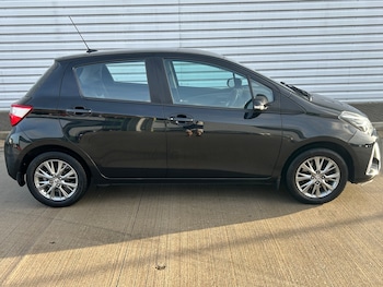 Used Toyota Yaris 2018 for sale - 76382788: Photo