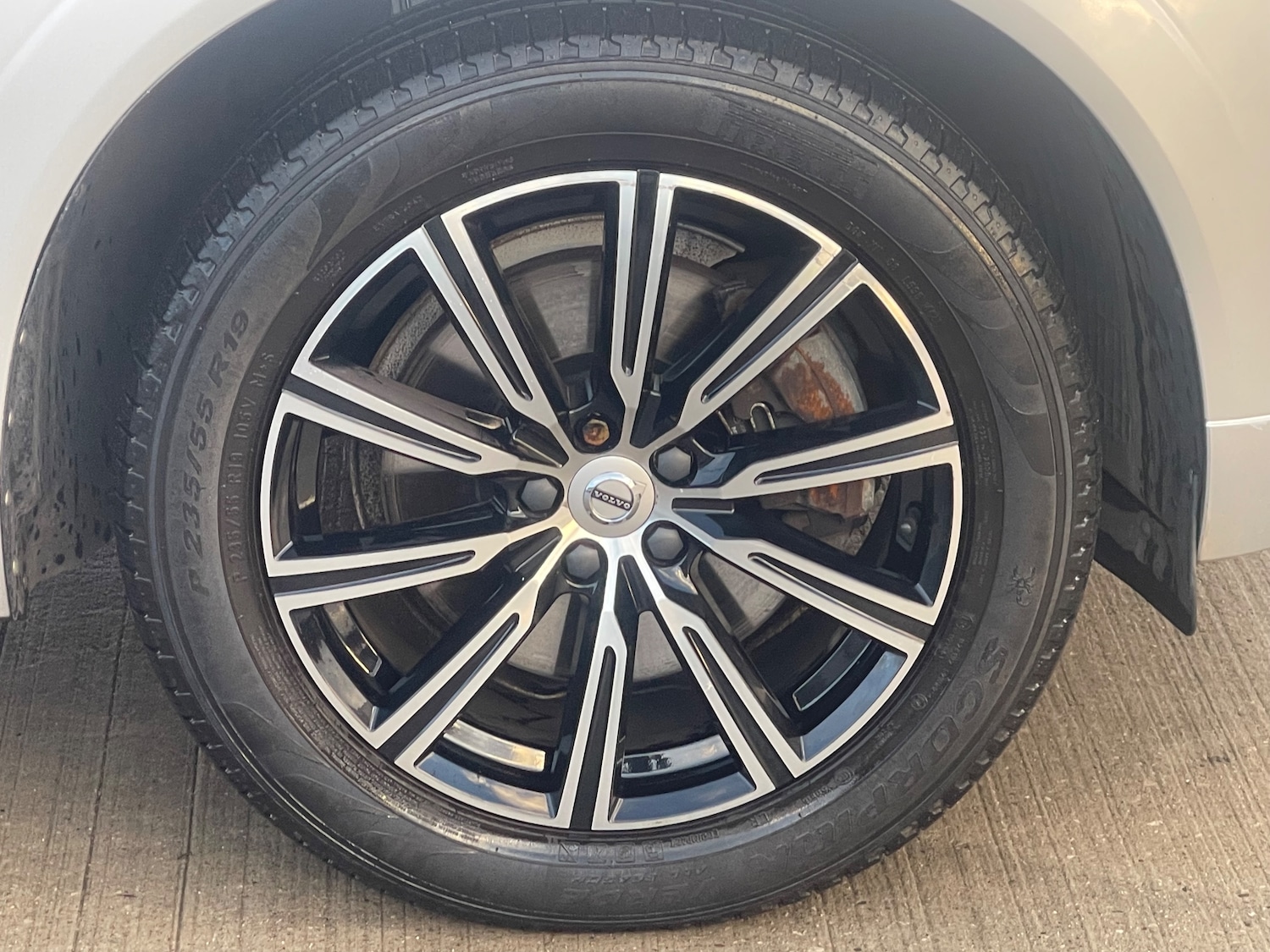 Used Volvo XC60 2018 for sale - 76697878: Photo 11