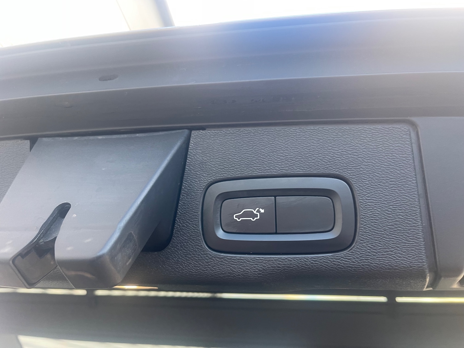 Used Volvo XC60 2018 for sale - 76697878: Photo 15