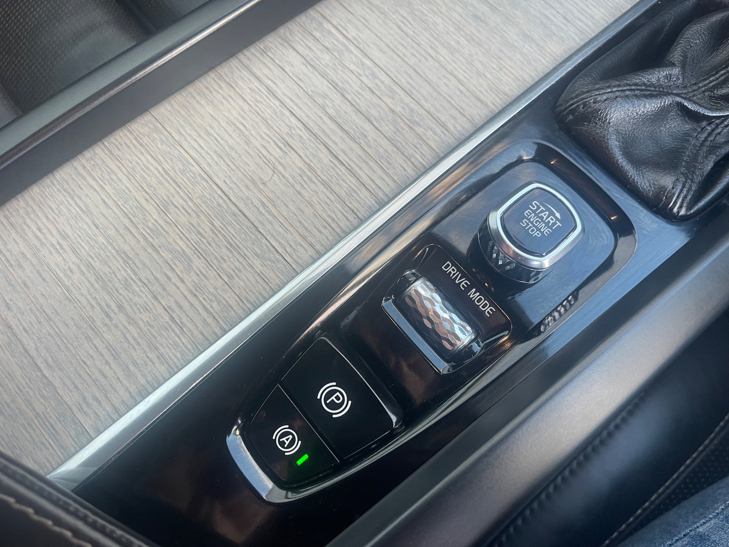 Used Volvo XC60 2018 for sale - 76697878: Photo 25