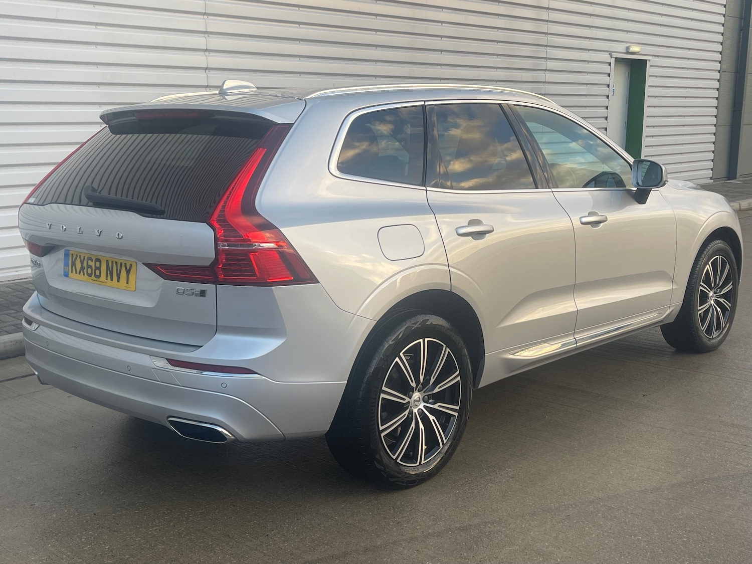 Used Volvo XC60 2018 for sale - 76697878: Photo 7