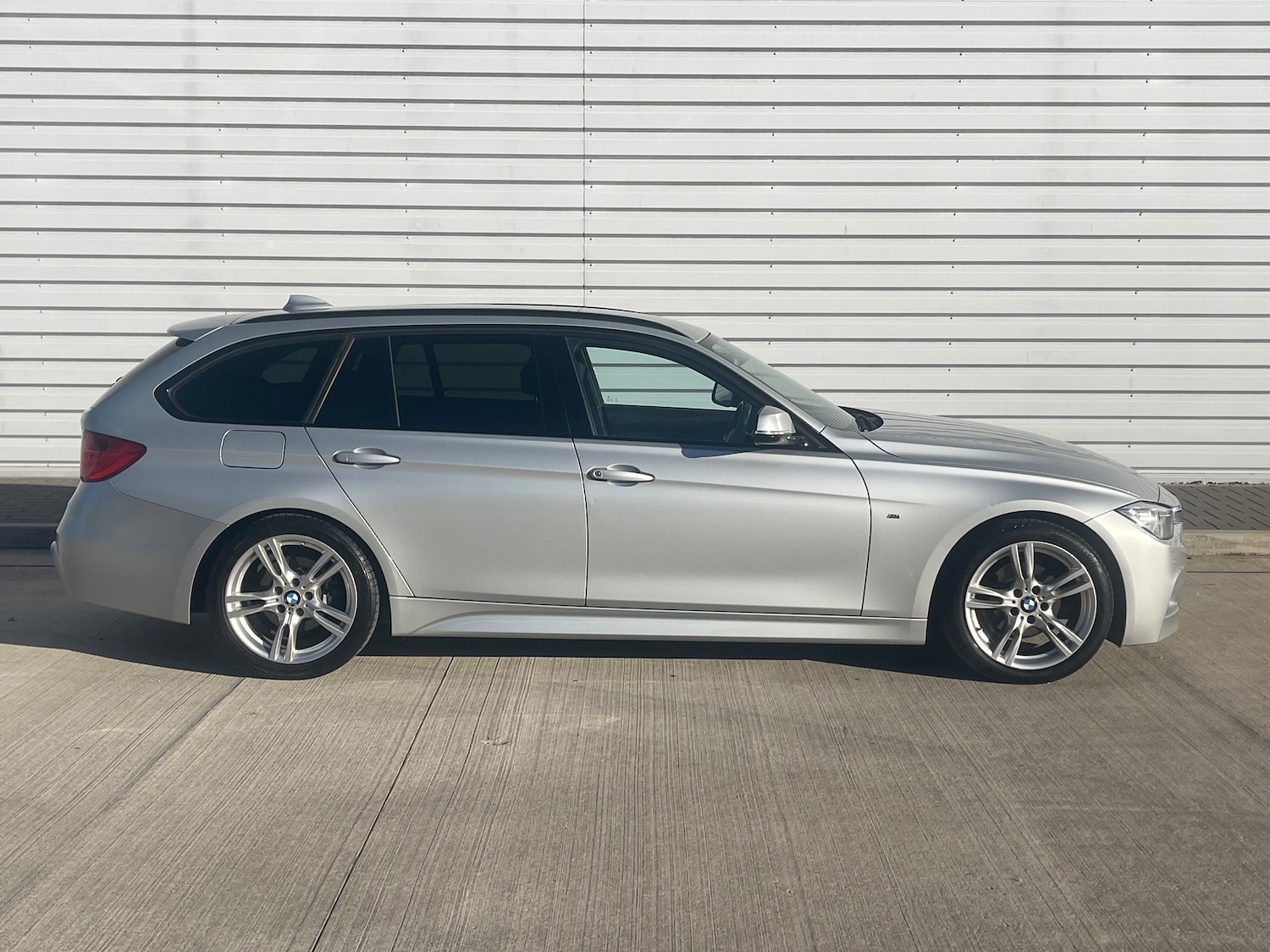 Used BMW 3 Series 2014 for sale - 76685524: Photo 2