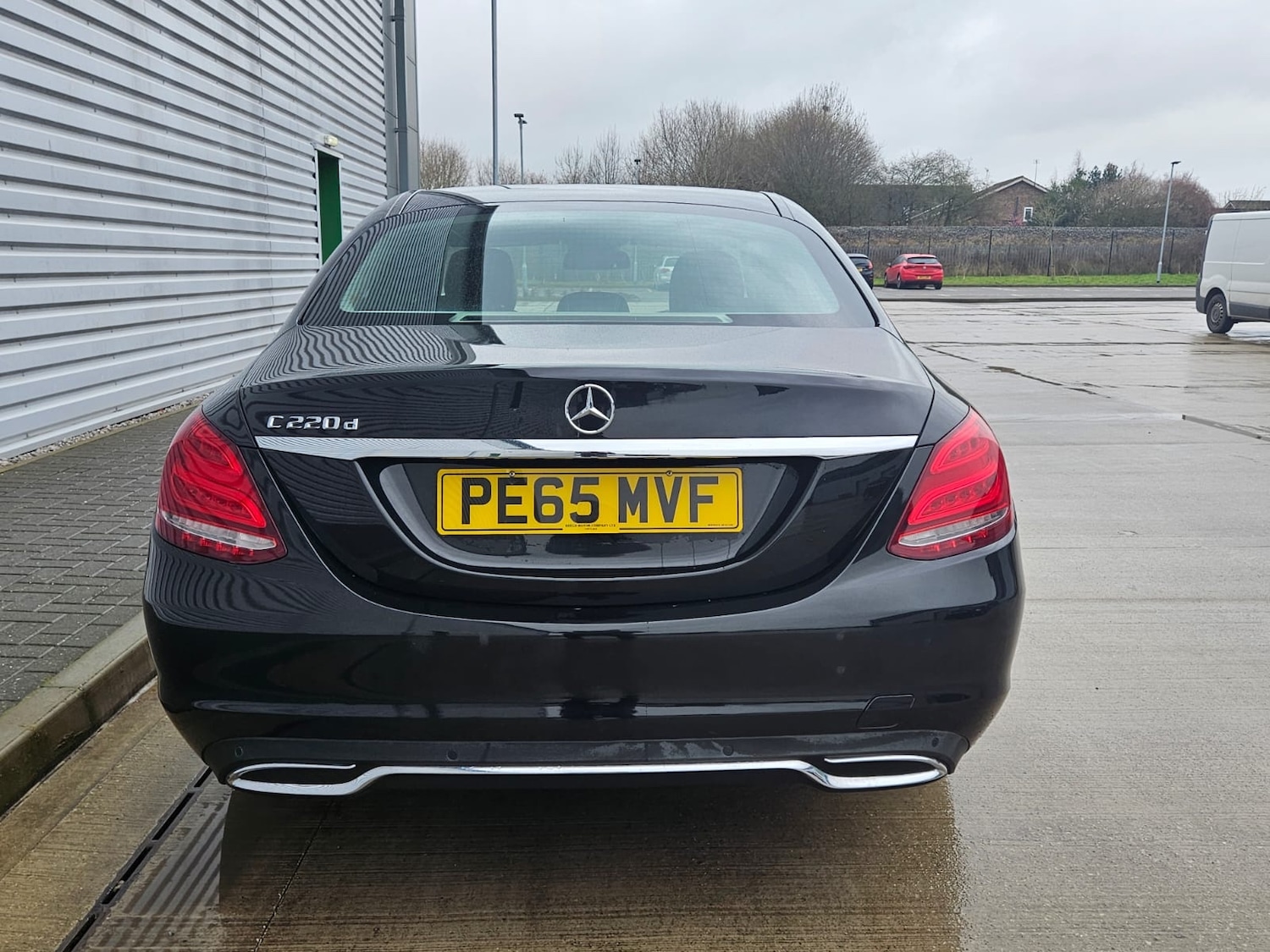 Used Mercedes-Benz C Class 2015 for sale - 77403959: Photo 8