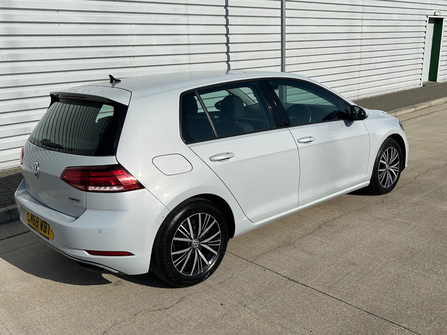 Used Volkswagen Golf 2018 for sale - 78177245: Photo 4