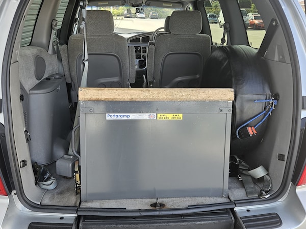 Used Kia Sedona 2005 for sale - 75690256: Photo 12