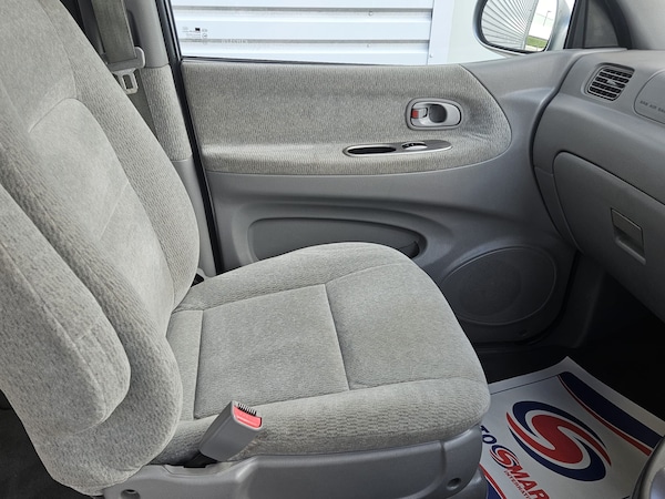 Used Kia Sedona 2005 for sale - 75690256: Photo 18